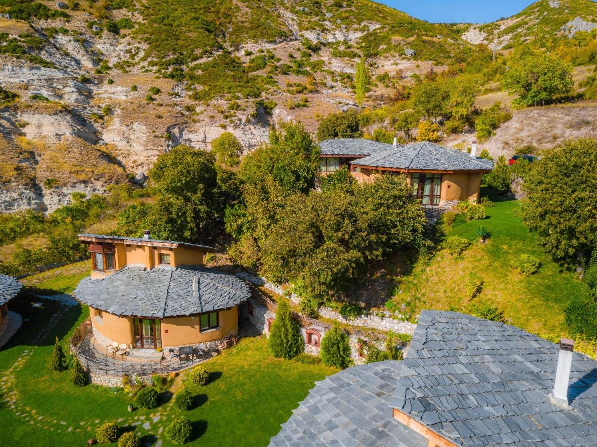 Eco Village Under The Cliffs Ilindentsi Exterior photo